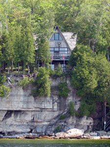 il6240 a amazing cliffside home a af7e56f0 5056 a36f 23dd6aab8cee8103 225x300
